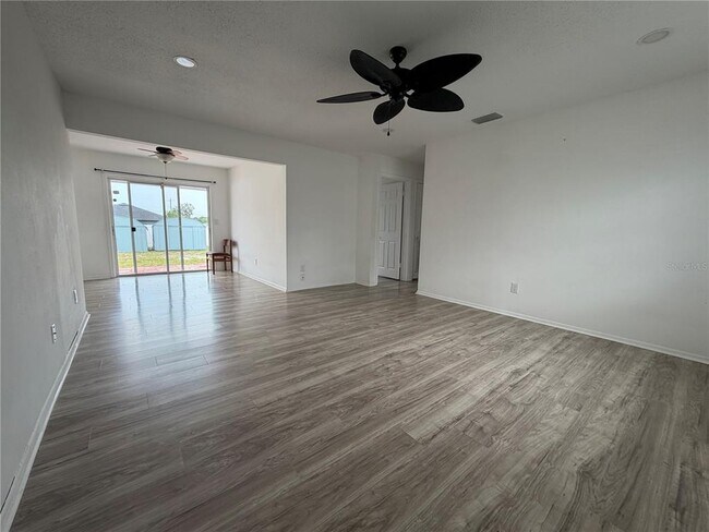 Building Photo - 1767 Valencia Ave