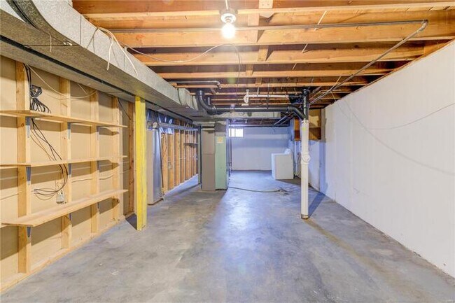 Building Photo - Fantastic 3bd/1.5ba home! Coming soon!