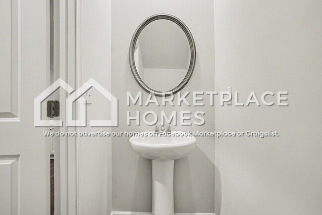 Building Photo - 274 Oakwood Dr NW