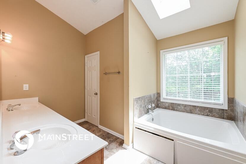 Building Photo - 1684 Summit Pl Way