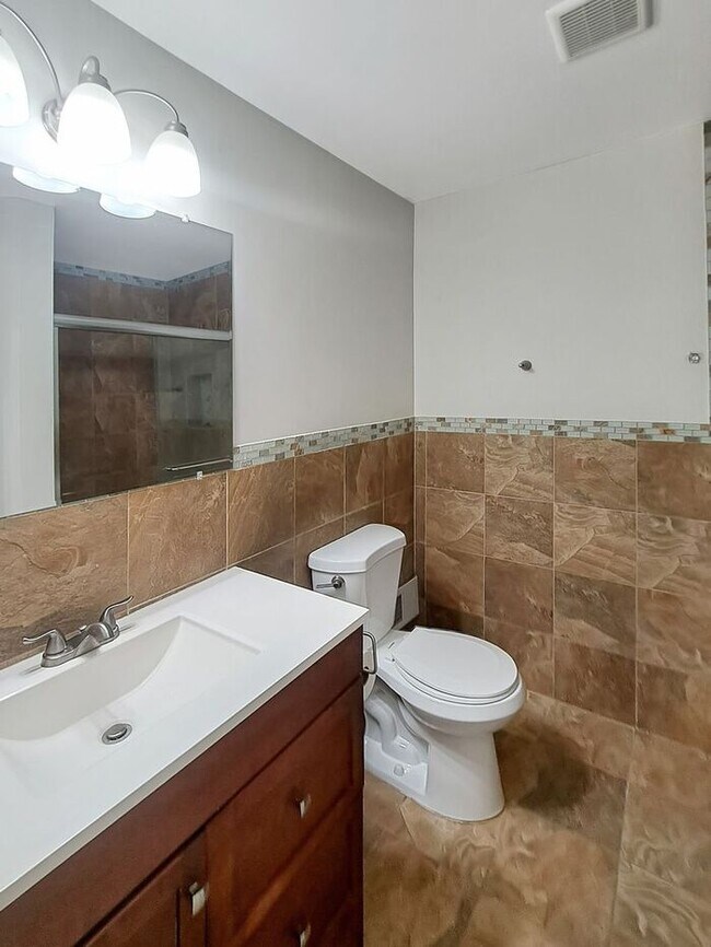 Building Photo - Coming Soon! Attractive Mid Century Modern...