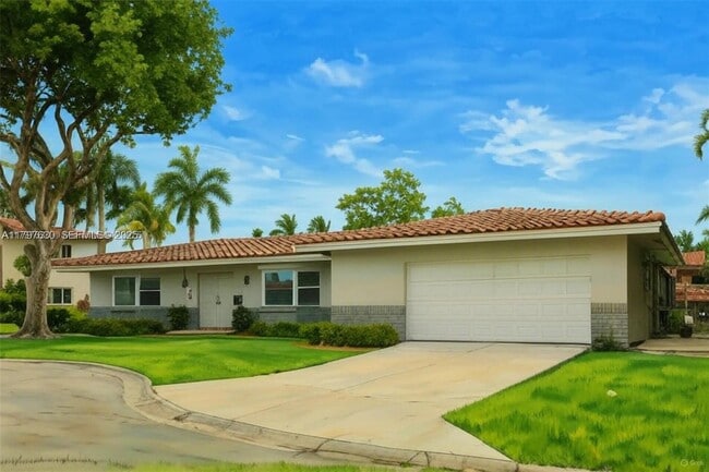 Building Photo - 608 1st Key Dr