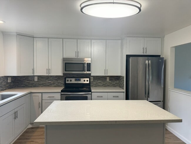 Building Photo - 2460 Brookside Way