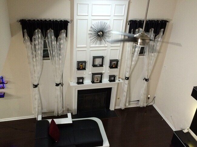 Building Photo - 908 Wendlebury Ct