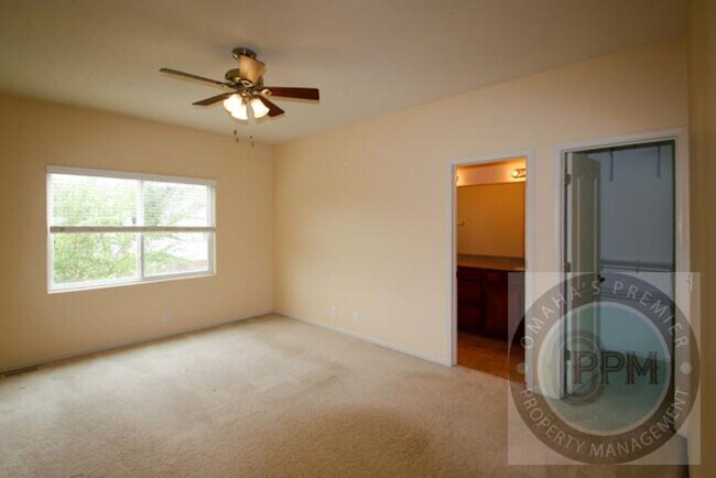 Building Photo - Beautiful 5Bd/3Ba House! | Papillion, Ne!