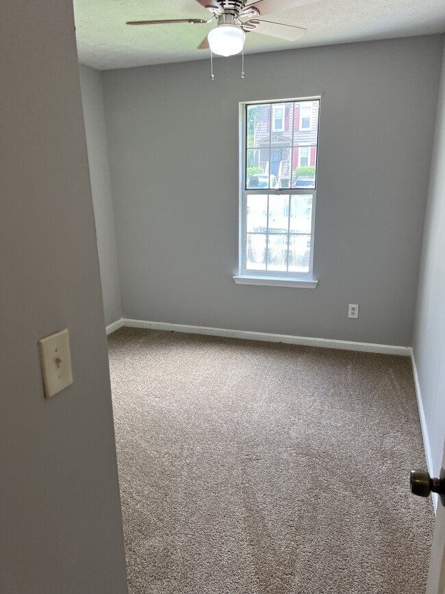 Building Photo - 2051 Charter Ln