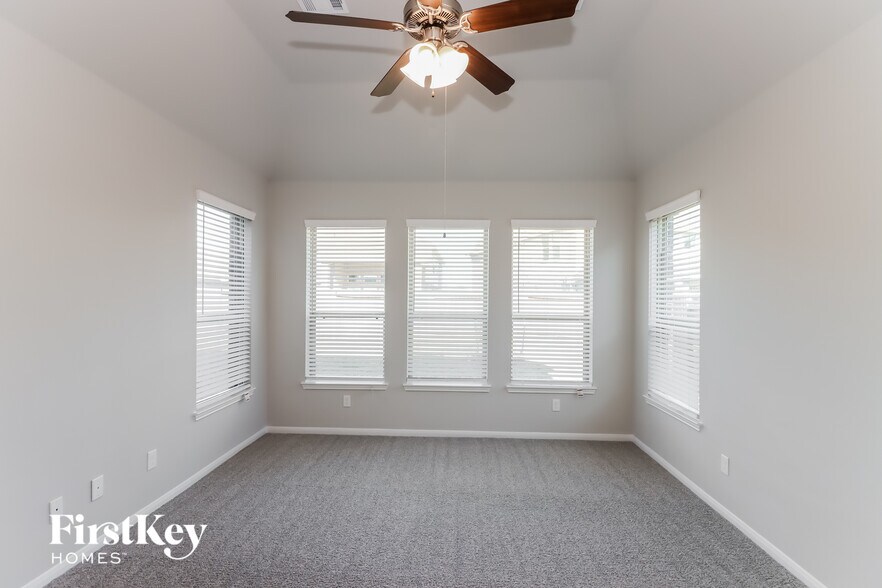 Building Photo - 723 Chestnut Cove Ln