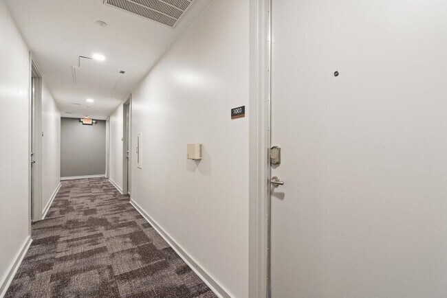 Building Photo - 507 Sabine St