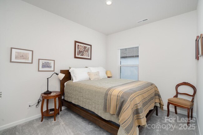 Building Photo - 408 Catawba Ave