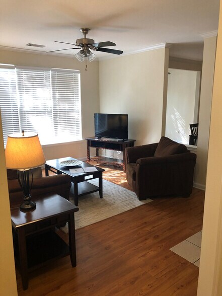 Building Photo - 920 Belle Point Dr