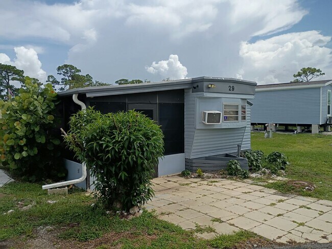 Building Photo - 39 Betty Dr