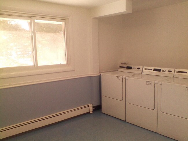 Building Photo - 110 Jobs Hill Rd