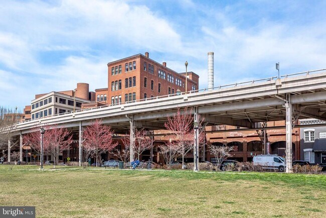 Building Photo - 1315 N Ode St
