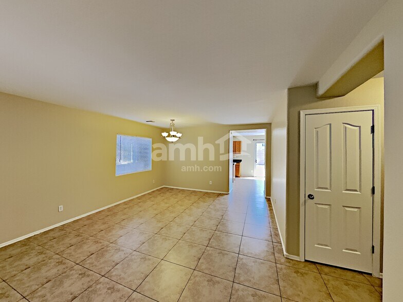 Building Photo - 11553 W Duran Ave