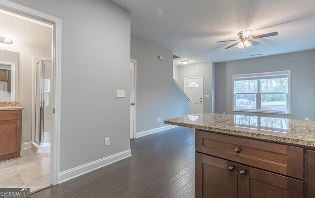 Building Photo - 1280 Binghampton Cir