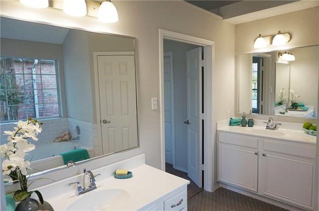 Building Photo - 9821 Carmel Valley Dr