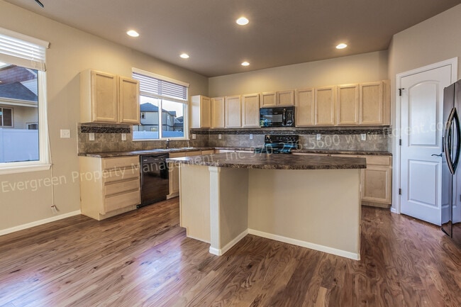 Building Photo - 267 Mount Harvard Ave