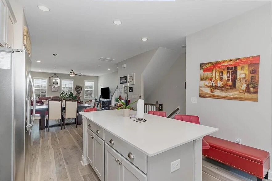 2nd floor kitchen - 1006 Gateway Commons Cir