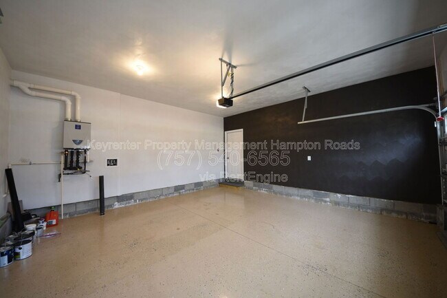 Building Photo - 126 Peck Ln