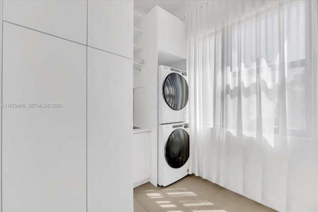 Building Photo - 11 Century Ln