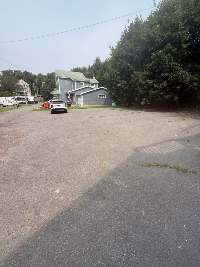 Building Photo - 171-173  Dundaff Street