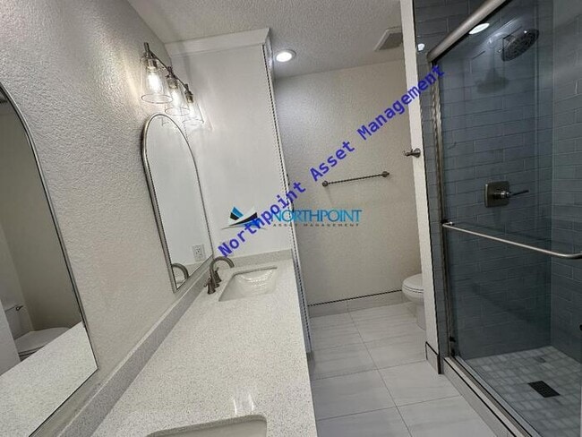 Building Photo - Remodeled 3BD/2BA Gem in Vintage Park