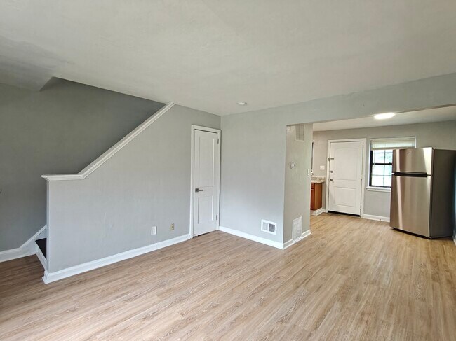 Building Photo - 120 Yorke St
