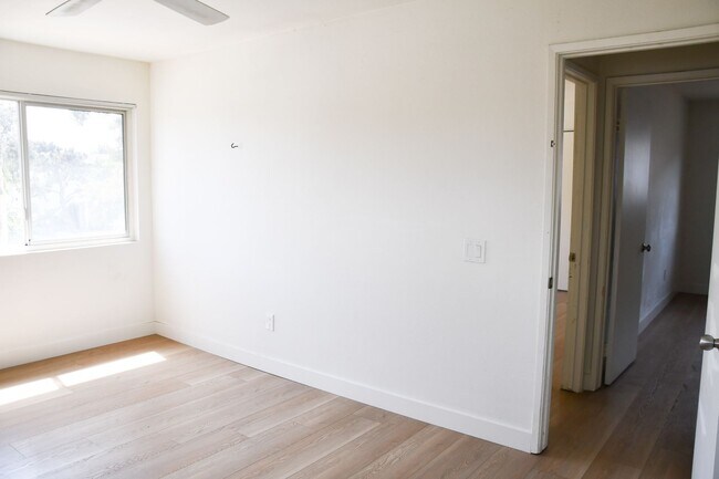 Building Photo - Valencia (994)