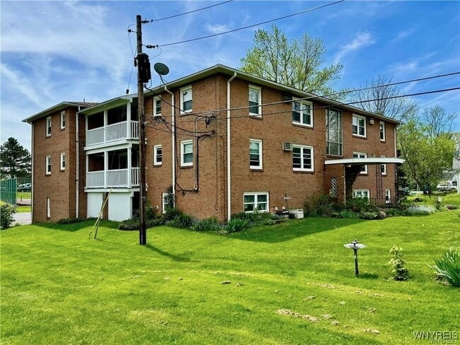 Primary Photo - 6321 W Quaker St