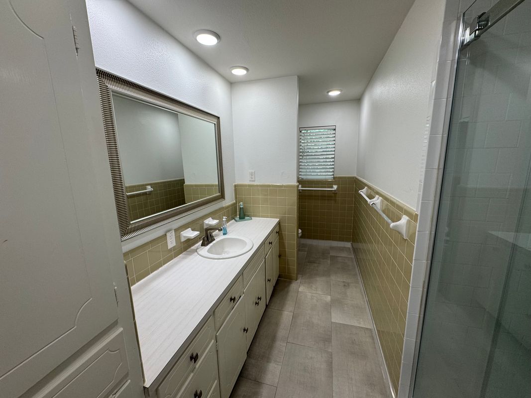 Building Photo - 1880 Royal St