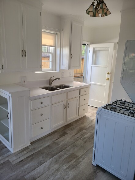 Kitchen - 1614 S Wooster St