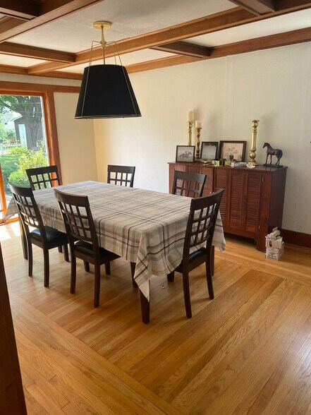 Dining room (can be turned into 4th bedroom) - 134 Lincoln Ave