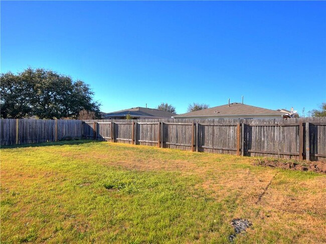 Building Photo - 607 Washington Square Dr