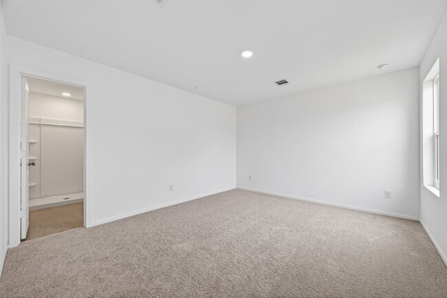Building Photo - 3025 Fantasy Ter Dr
