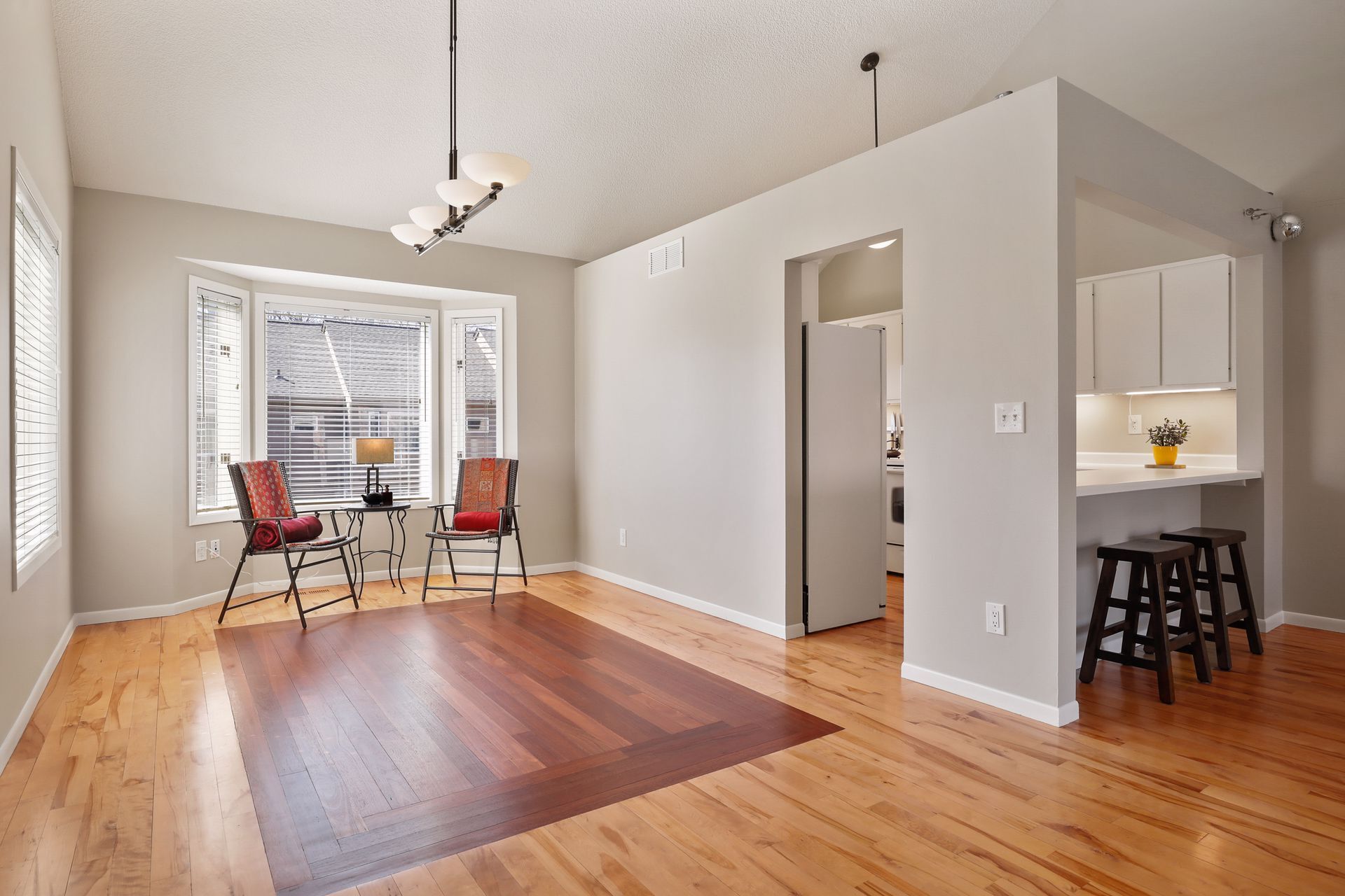Building Photo - 2869 Kenwood Isles Dr