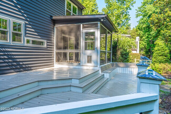 Building Photo - 145 Sandhurst Pl