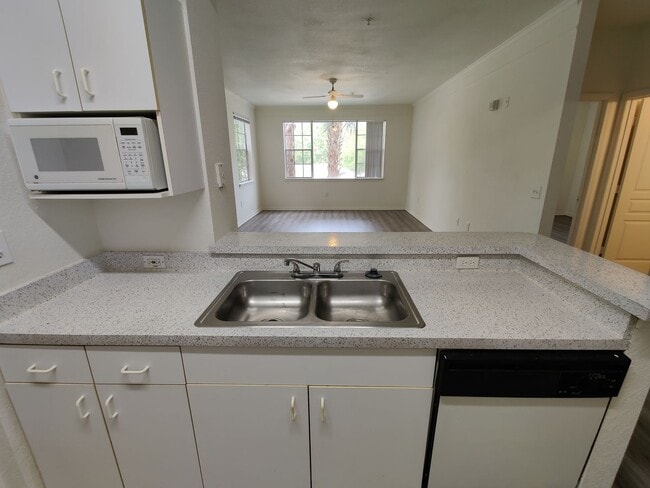 Building Photo - 17104 Carrington Park Dr