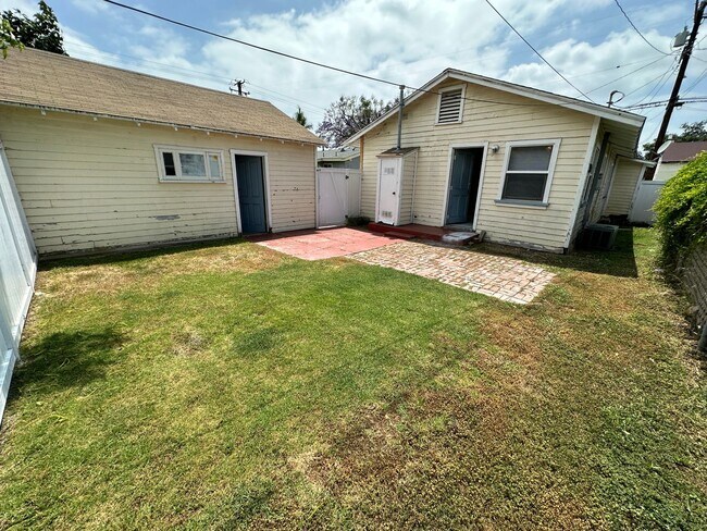 Building Photo - 535 N Olive St