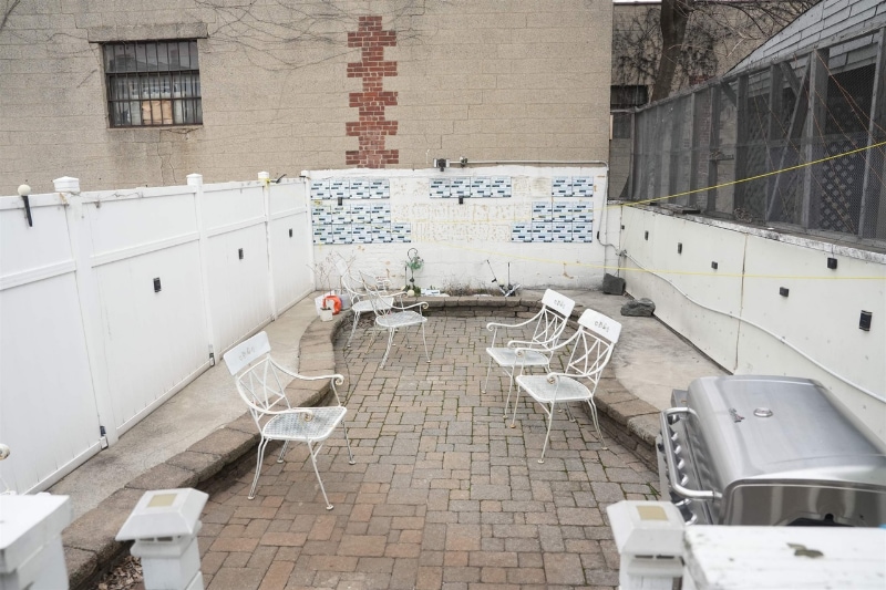 Building Photo - 134 Broadway