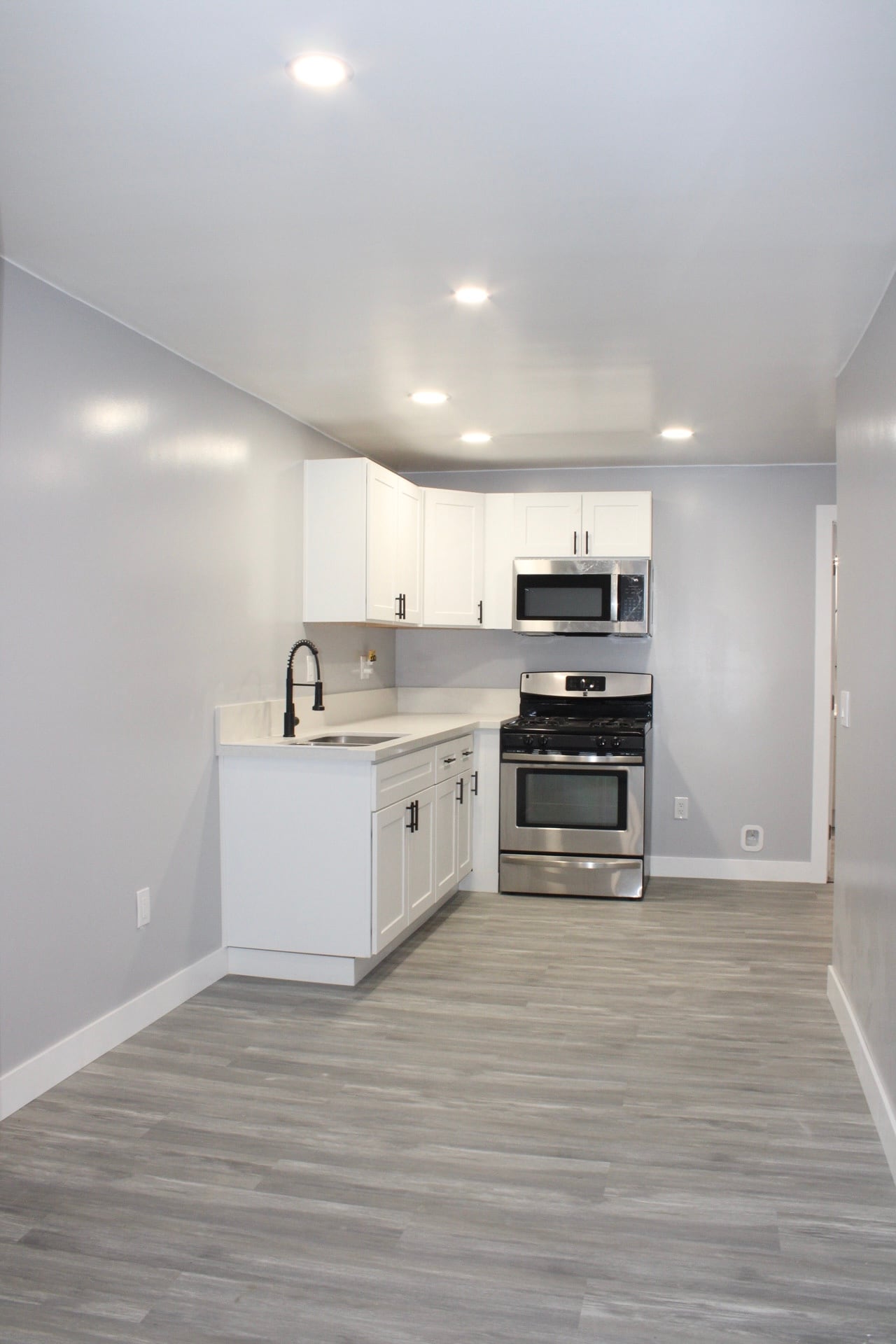 Building Photo - 10252 Vena Ave