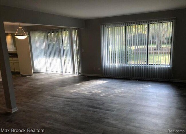 Building Photo - 16255 W Nine Mile Rd