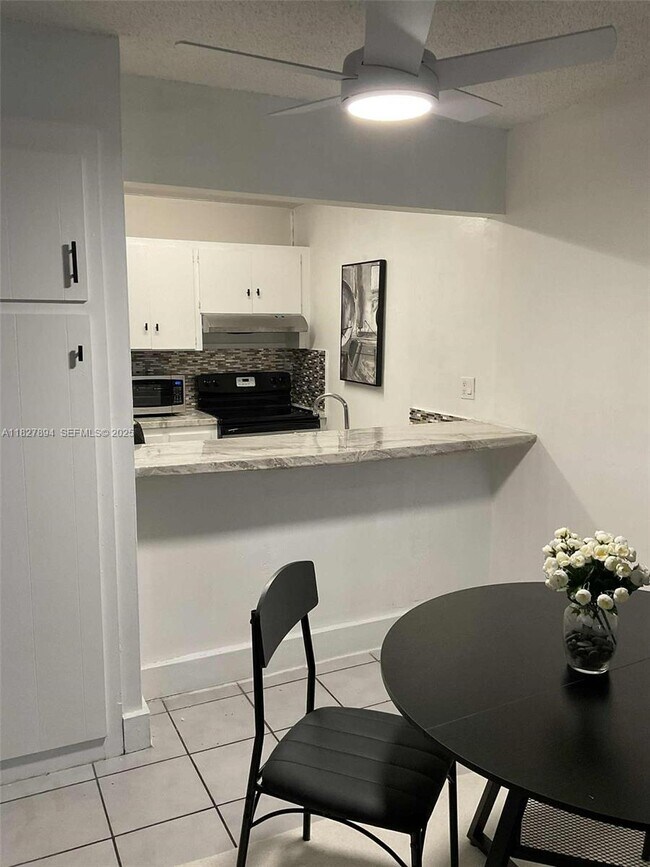 Building Photo - 13390 NE 7th Ave