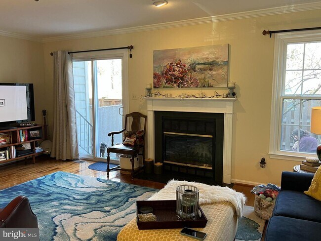 Building Photo - 37 Carriage House Cir