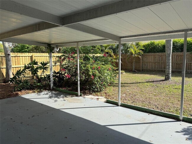 Building Photo - 4666 Iris St N