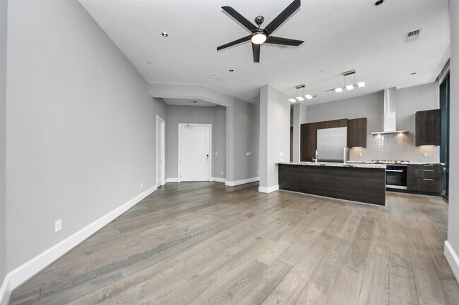 Building Photo - 1409 Post Oak Blvd