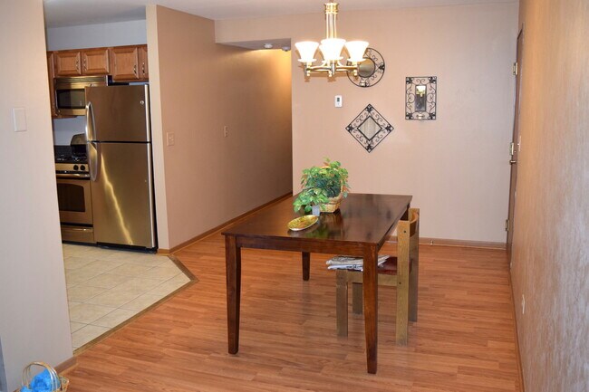 Building Photo - 2258 Abbeywood Dr