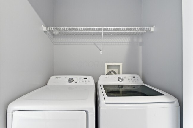 Building Photo - 986 Shaula Dr