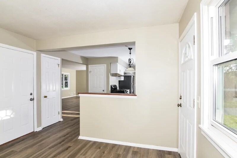 Building Photo - 400 Hazelwood Rd