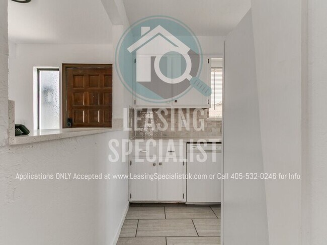 Building Photo - 2 Bed 2 Bath Garden Home in SW OKC's The R...