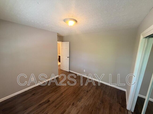 Building Photo - 5104 Malibu Ct